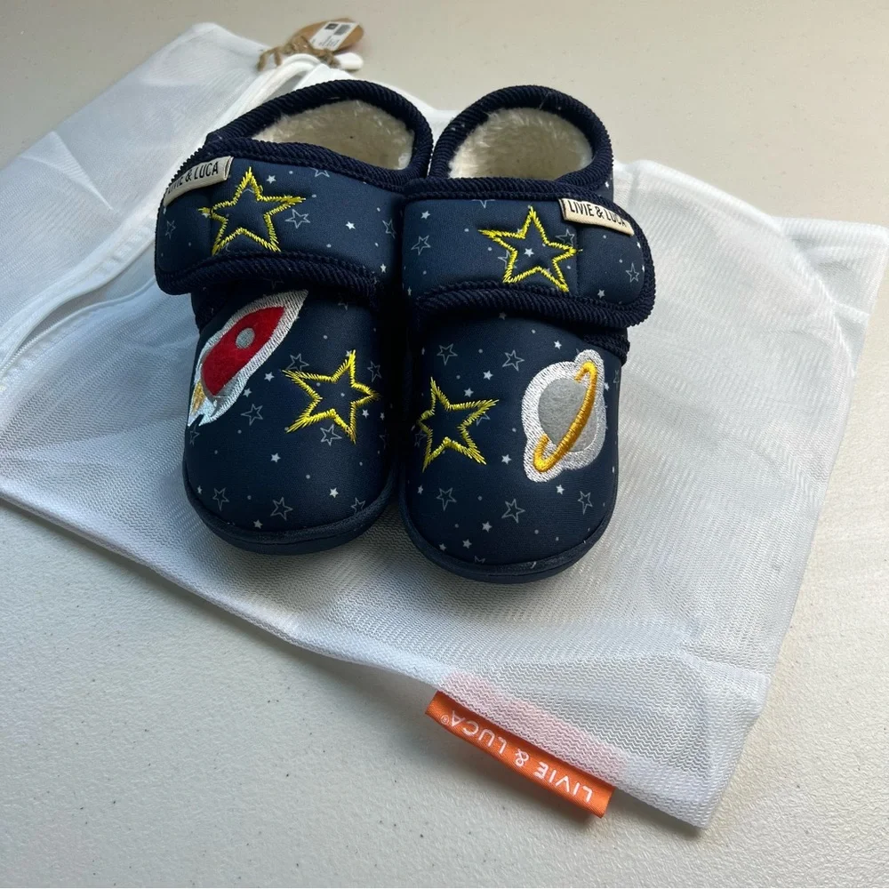Livie & Luca Size Medium Space Slippers